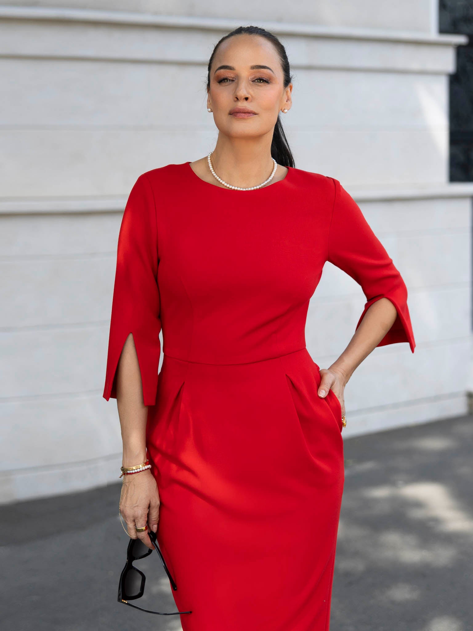 Lady in red: ai in garderoba acea rochie rosie perfecta?